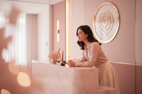 du même style , une femme qui ce fais écouter par nous en cas de besoin , ambiance chaleureuse rose